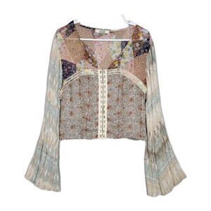 Gimmicks BKE Boho Fairy Grunge Mixed Print Bell Sleeve Crop Top Blouse Sz Large
